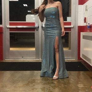 Sea blue mermaid styled strapless dress